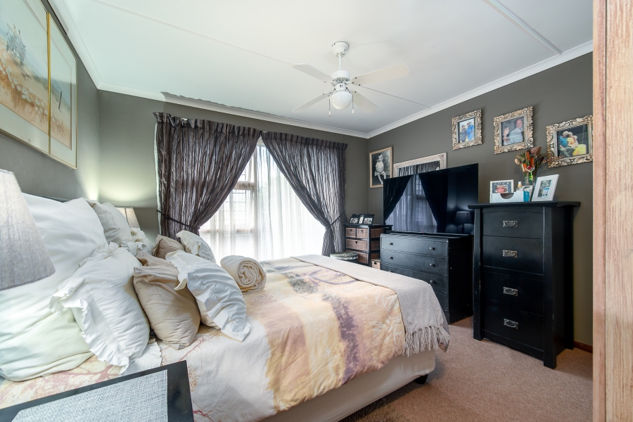 3 Bedroom Property for Sale in Sedgefield Central Western Cape